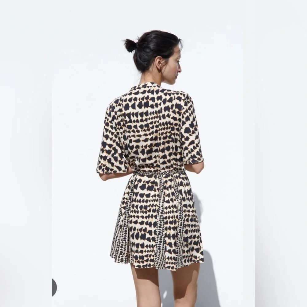 Zara Short Sleeve V-Neck Mini Dress. New With Tags. - Picture 3 of 8